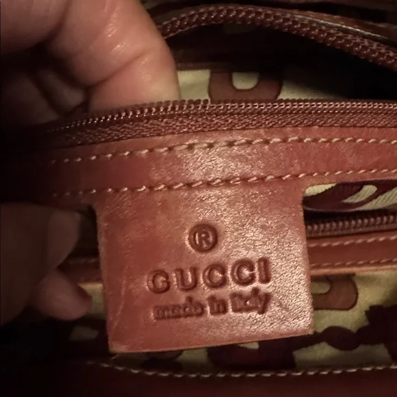 Authentic GUCCI - Picture 3 of 3
